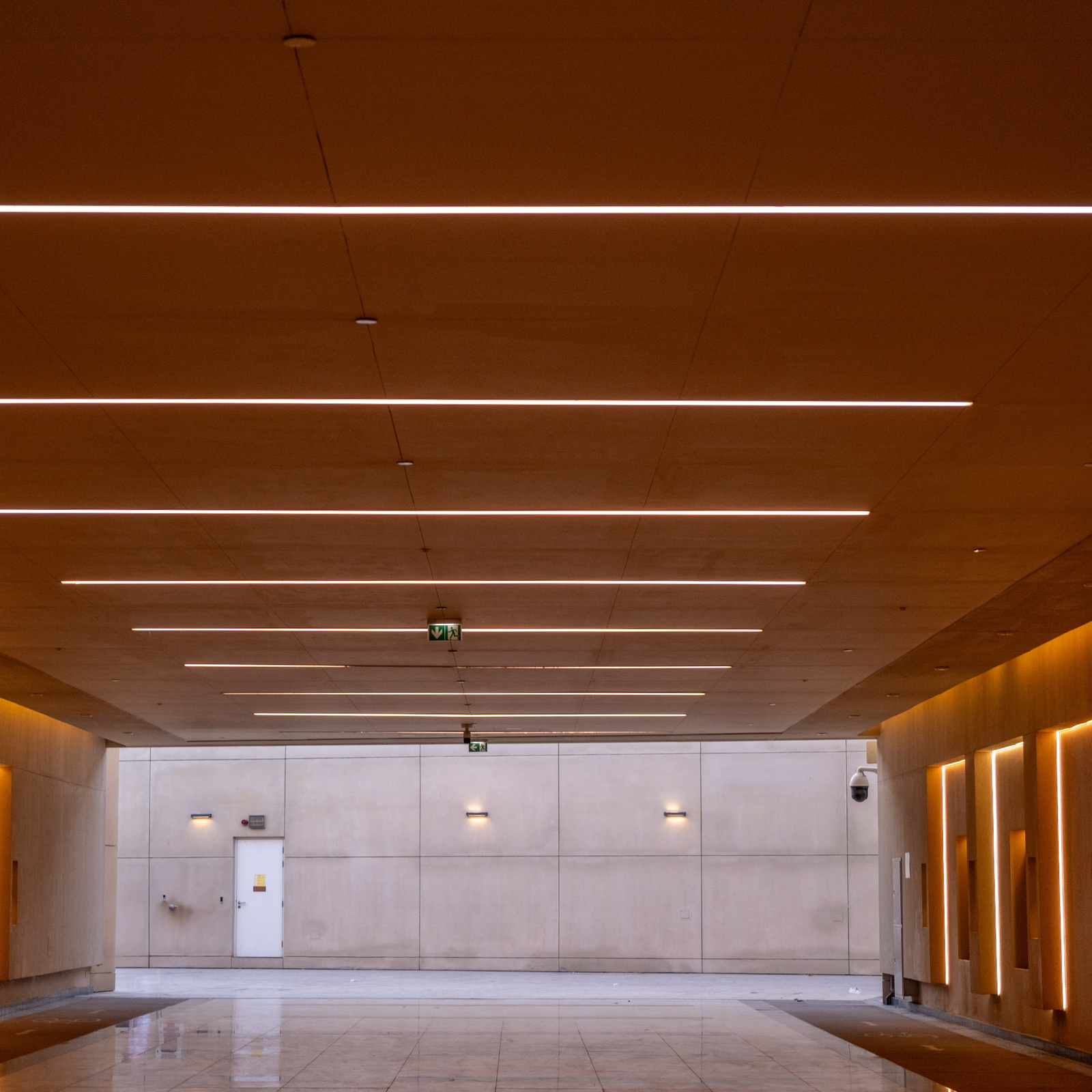 Application concept: recessed linear ceiling lighting in a commercial interior